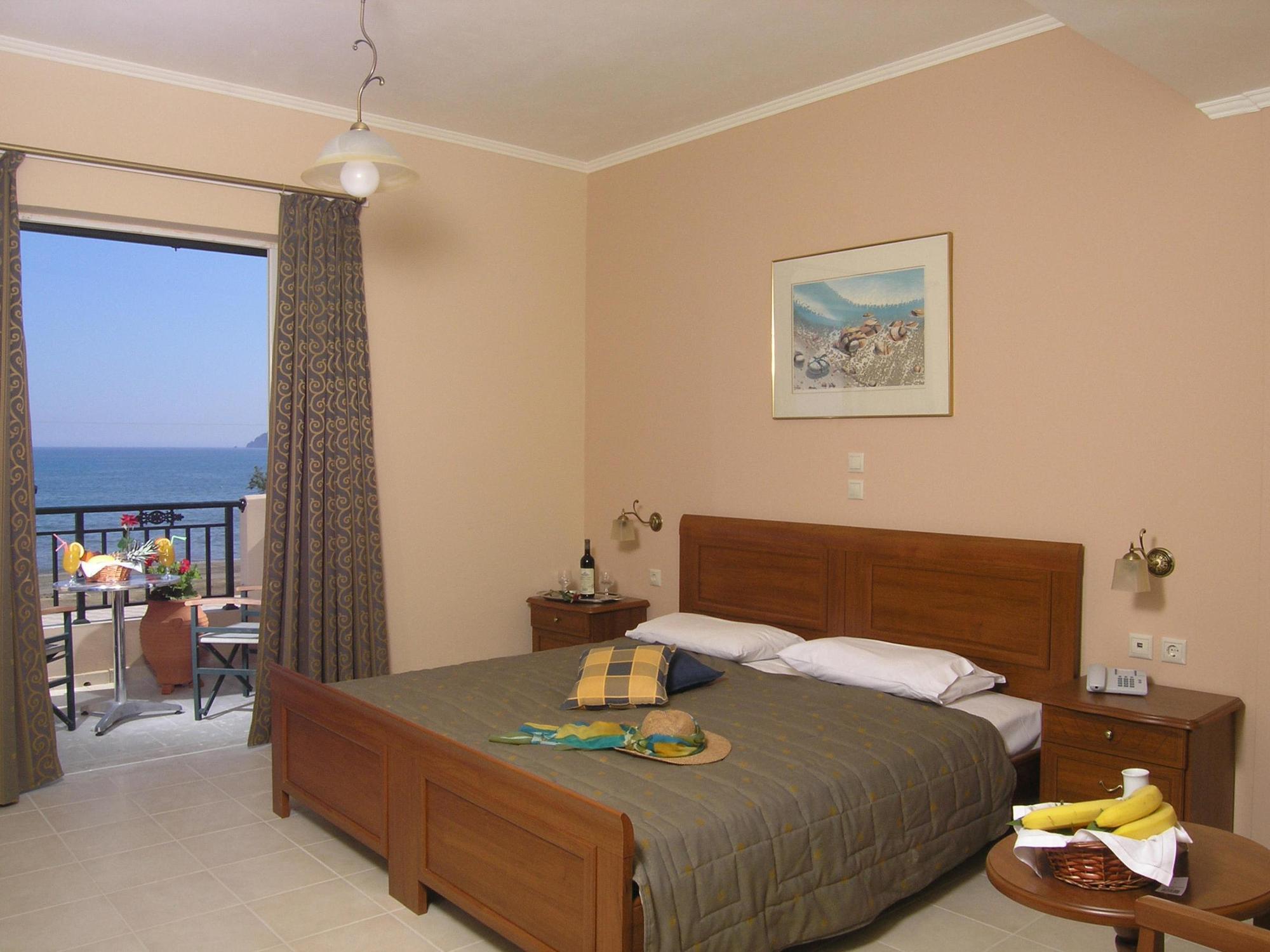 Mediterranean Beach Resort Laganas Room photo